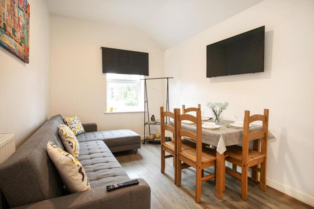 Spacious 2 Bedroom Apartments - 5 Mins From Qmc, Universities And City Centre! 노팅엄 외부 사진