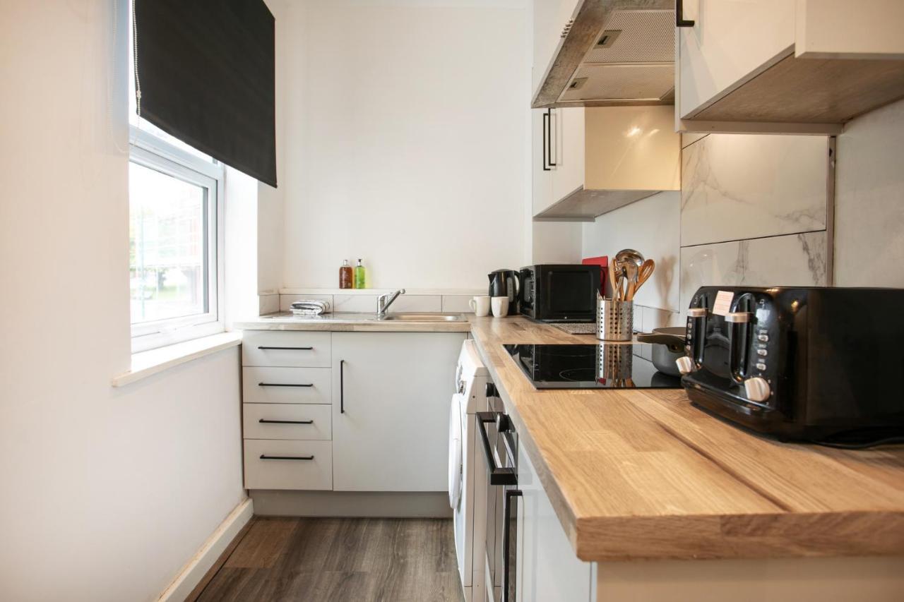 Spacious 2 Bedroom Apartments - 5 Mins From Qmc, Universities And City Centre! 노팅엄 외부 사진